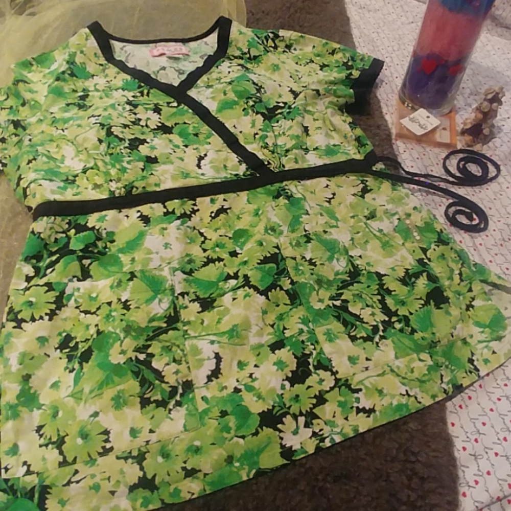 Koi - women's scrub top size Med.